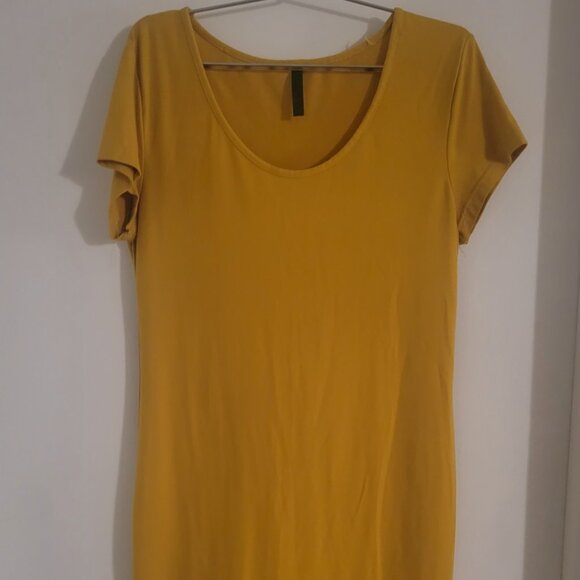 Yellow dress - Picture 1 of 1